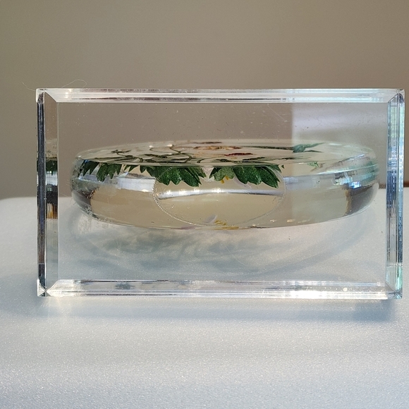 Vtg Lucite Paperweight Acrylic Reverse Cut Hand Painted Hummingbird Desk Decor - Picture 9 of 9